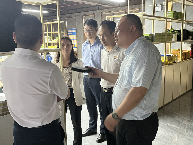 尤特森集團(tuán)熱烈歡迎廣州市建設(shè)工程消防協(xié)會(huì)領(lǐng)導(dǎo)一行蒞臨我司參觀考察