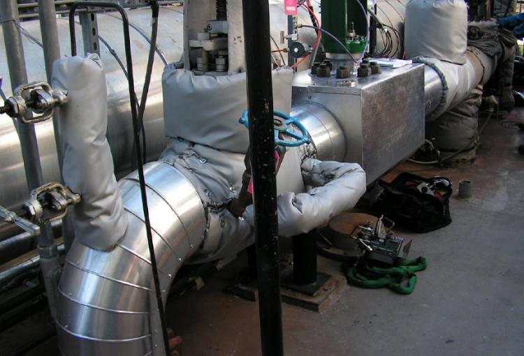 橡塑耐火性能怎么樣？橡塑保溫板出廠時(shí)是否都帶有貼面？