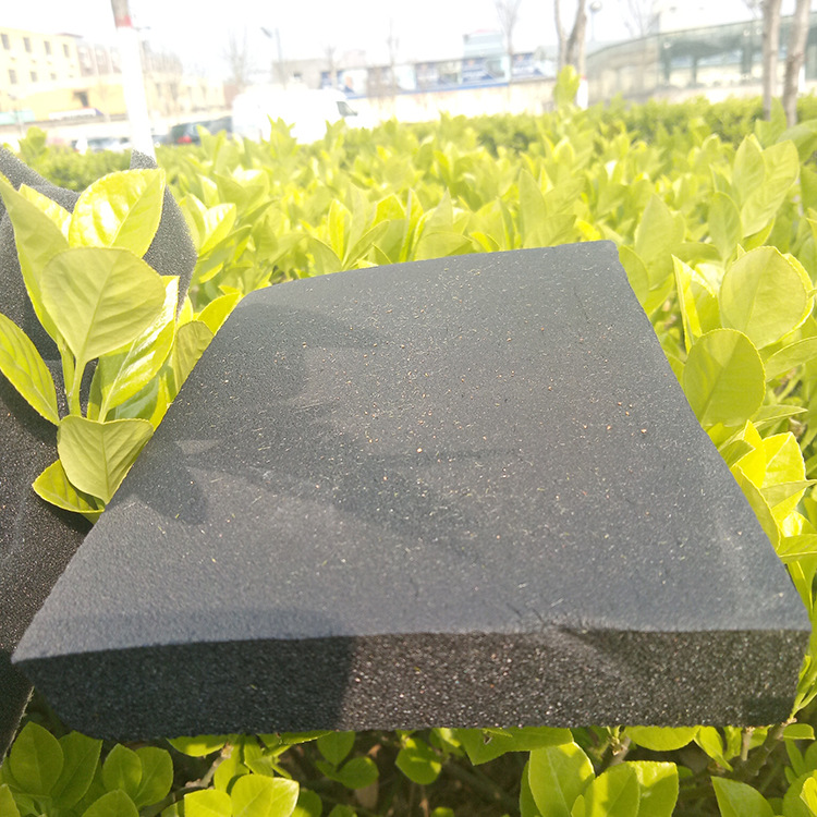 影響橡塑保溫材料導(dǎo)熱系數(shù)的因素有哪些