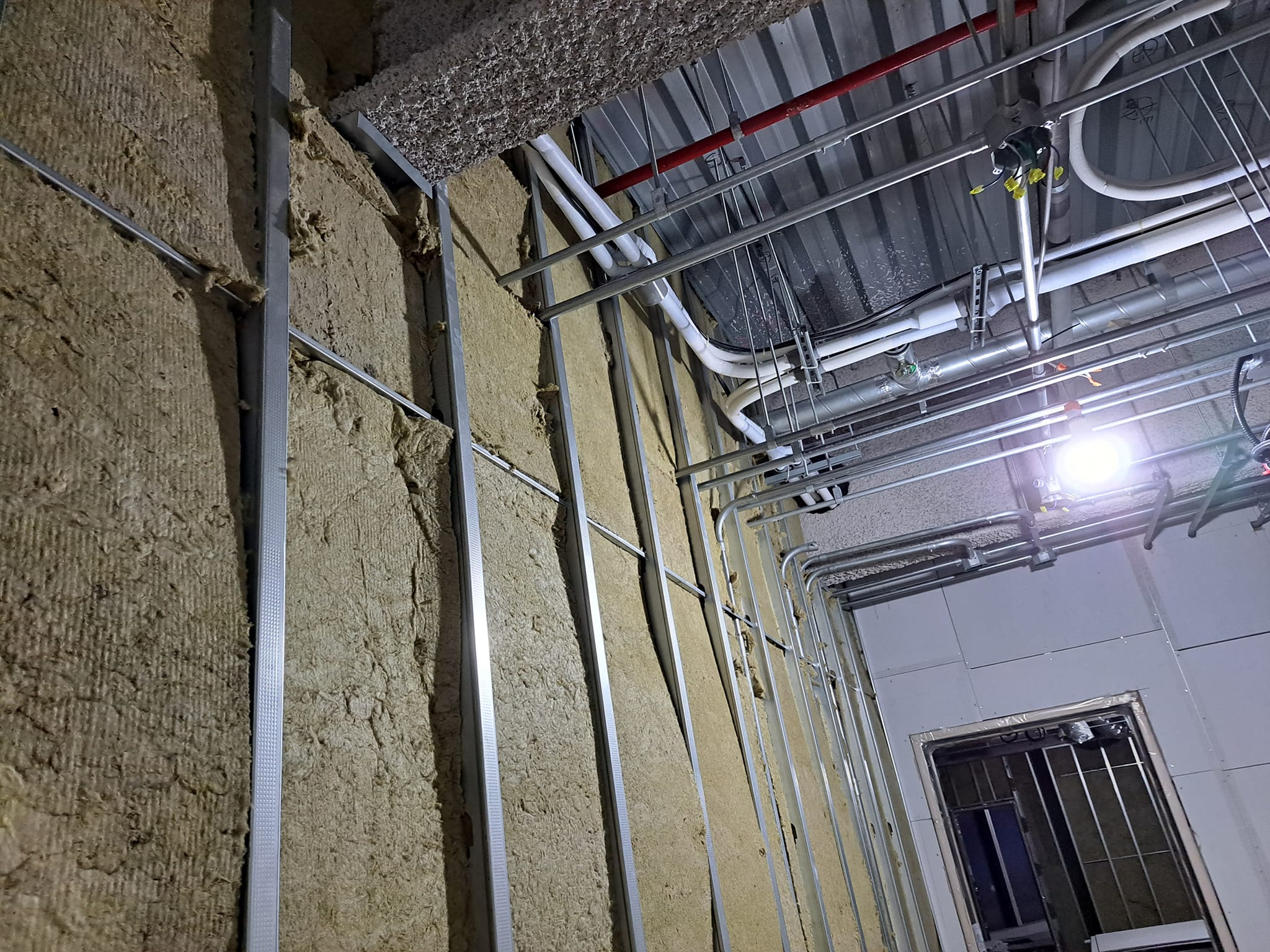 吸聲板墻面施工一般選擇什么材料