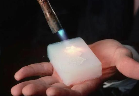 氣凝膠的熱導(dǎo)率為多少 氣凝膠的熱導(dǎo)率為多少