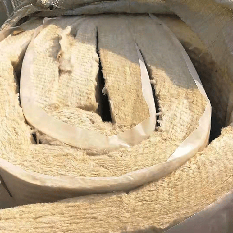 鋼絲網(wǎng)巖棉氈是什么？性能特點(diǎn)及應(yīng)用詳解